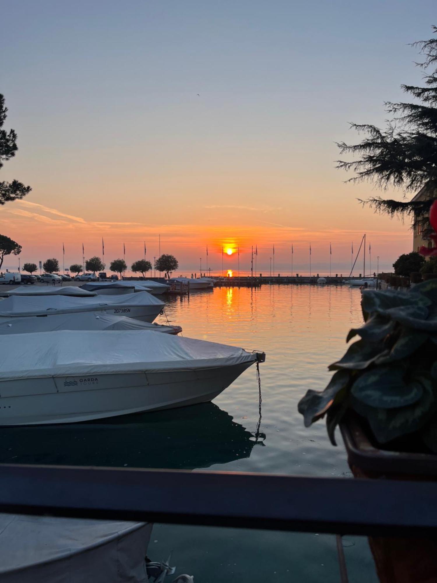 Porto Valentino 2 Apartment Sirmione Ngoại thất bức ảnh